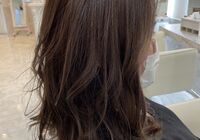 女性ロング髪型　写真
