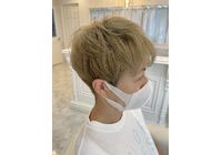 女性ショートカット　写真