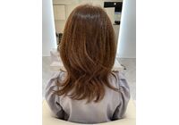 女性ミディアム髪型