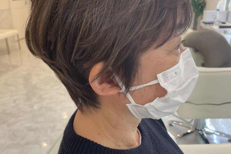 女性ショート　カット後　写真