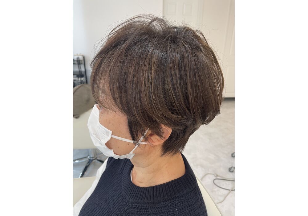 大人女性ショート　写真