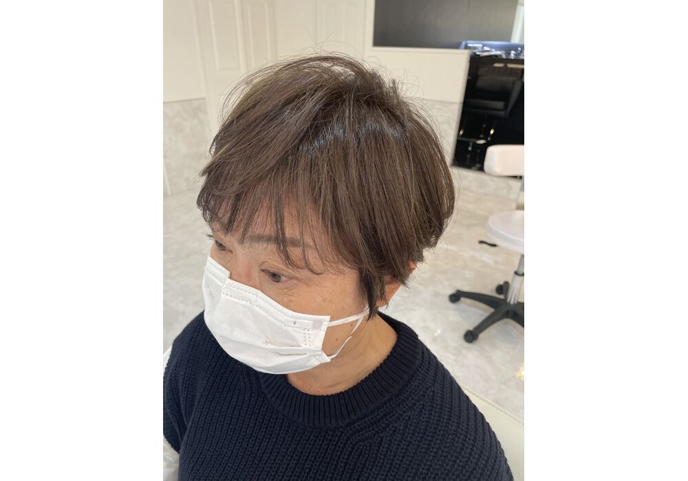 大人女性ショート　写真