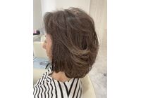 女性　髪型写真