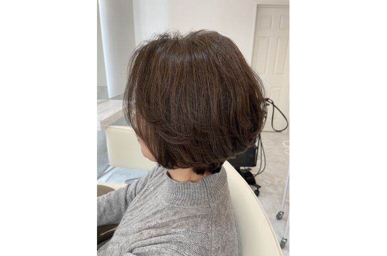 ショートボブ　髪型写真